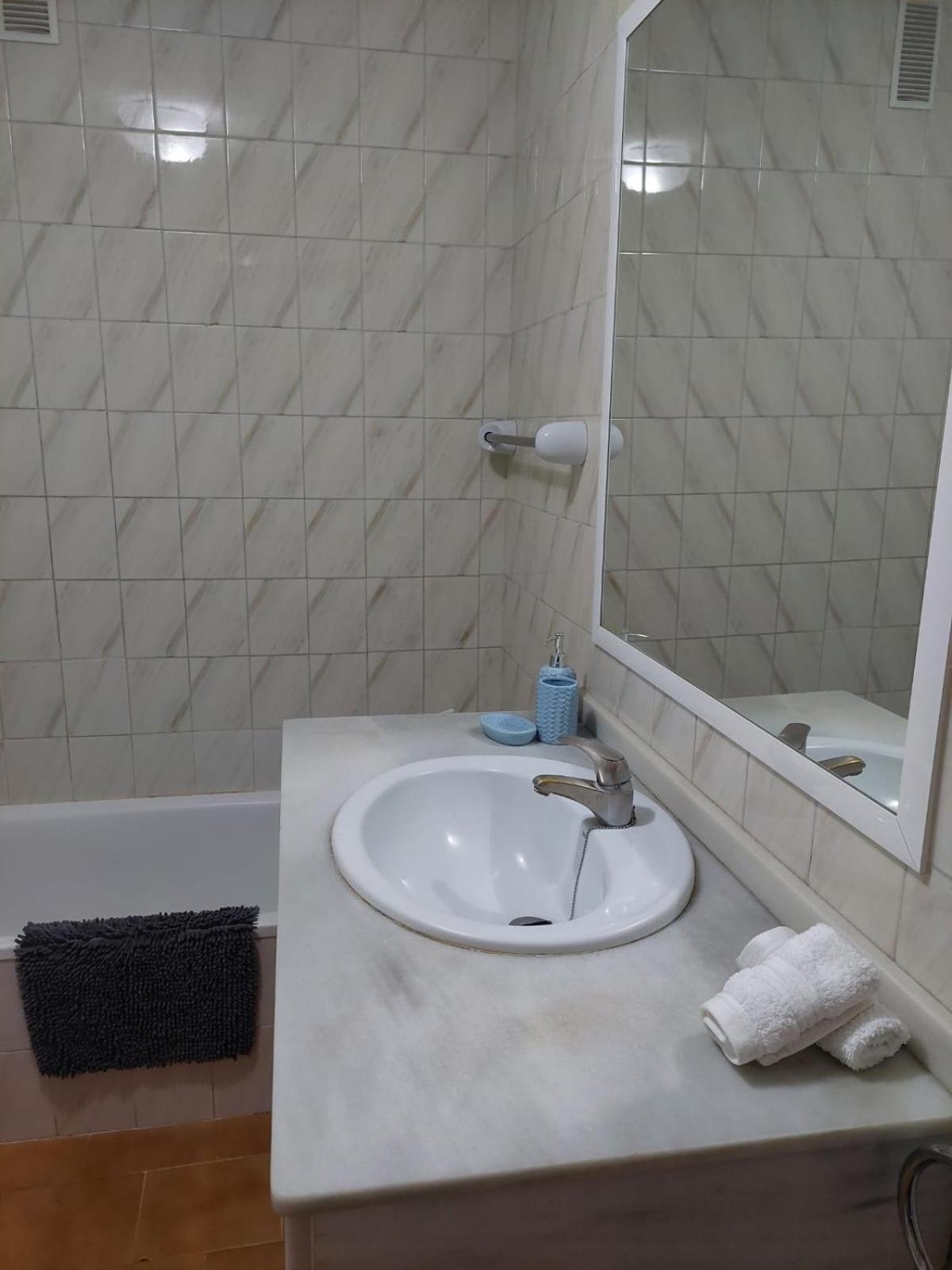Apartamento Ronda 4 Boliches Primera Linea De Playa Фуeнхирола Екстериор снимка